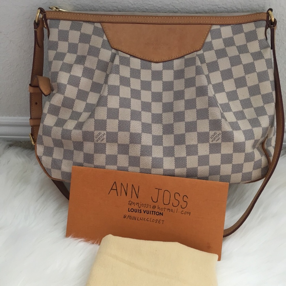 Authentic preowned lv Siracusa MM Azur